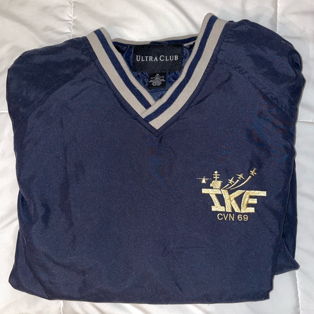 Crewneck
•Navy blue IKE 
•Size M 
•Price 15